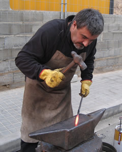 Jordi Palau forjant